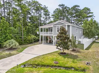 2303 W Yacht Drive, Oak Island, NC 28465 — 3-bedroom home, Oak Island, NC, photo 2 of 49