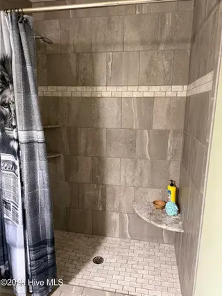 159 Edinburgh Drive, Carthage, NC 28327 — 3-bedroom home in Dundee Estates, Carthage, NC, photo 10 of 14: Second Bathroom - Tiled Shower