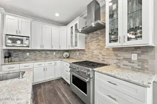 706 W Wilson Creek Drive, Trent Woods, NC 28562 – photo 12: 39-web-or-mls-0C0A5585-edit