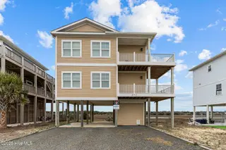 672 Ocean Boulevard W, Holden Beach, NC 28462 – photo 2: 2-web-or-mls-BTS06214
