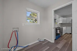 7 Walnut Drive, Jacksonville, NC 28546 – photo 14: 20251031150045140061000000-o
