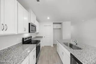4653 Swimming Lane 20, Shallotte, NC 28470 – photo 10: 11_kitchen
