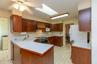 241 Firetree Lane, West End, NC 27376 – photo 12: kitchen2