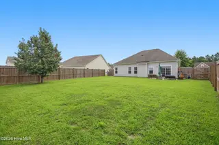219 Seville Street, Jacksonville, NC 28546 — 4-bedroom home in Carolina Plantations, Jacksonville, NC, photo 17 of 55