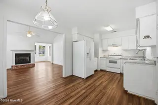 4001 Gaston Court, New Bern, NC 28562 – photo 12: 34-web-or-mls-DSC_3827