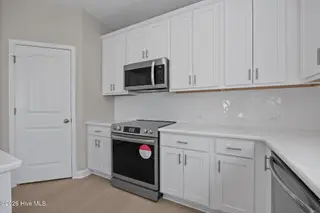 105 Pungo Lane 510, Aberdeen, NC 28315 – photo 18: 44-web-or-mls-IMG_6111