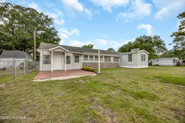 1656 Seagull Way SW, Ocean Isle Beach, NC 28469