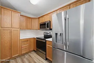 4100 Elizabeth Avenue, New Bern, NC 28562 – photo 9: 11-web-or-mls-0C0A5802_edit