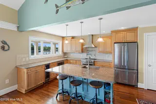 255 Gatsey Lane, Beaufort, NC 28516 — 3-bedroom home in Stanton Landing, Beaufort, NC, photo 9 of 53: Kitchen