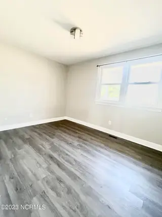 703 Kathryn Avenue, Jacksonville, NC 28540 – photo 10: Living room