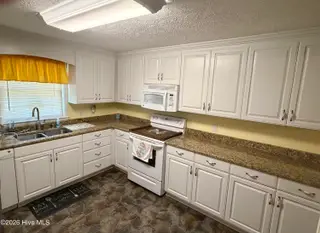209 Nancy Street, Lake Waccamaw, NC 28450 – photo 14: IMG_6559