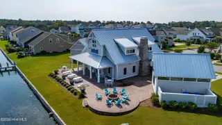 317 Sea Hawk Street, Beaufort, NC 28516 – photo 5: Beau Coast Traders Area