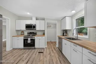 145 Bellhammon Forest Drive, Rocky Point, NC 28457 – photo 10