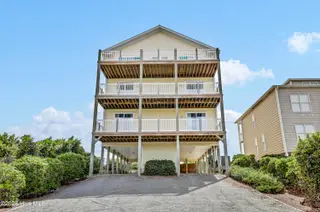 100 Oleander Court, Surf City, NC 28445 — 8-bedroom home in Bland Shores, Surf City, NC, photo 13 of 72