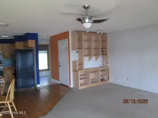 127 Waterside Drive, Bath, NC 27808 – photo 15: GR W/BUILT INBK CASE