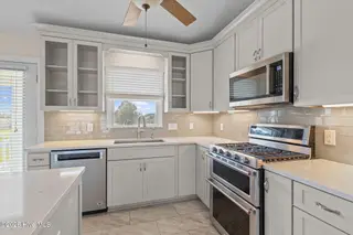 305 Joan Court, Beaufort, NC 28516 – photo 19: 25-web-or-mls-1S3A1405