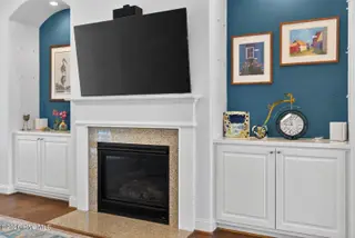 4221 Skeffington Court, Southport, NC 28461 – photo 23: Strong Focal Point of Room