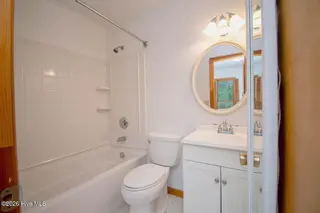 112 James Drive, Emerald Isle, NC 28594 – photo 16: Master Bath