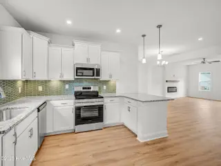 544 Burgundy Drive, Southern Pines, NC 28387 – photo 12: DSC08978_79_80_81_82Interior02