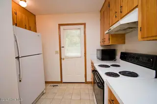 112 James Drive, Emerald Isle, NC 28594 – photo 12: Entry to Side Deck