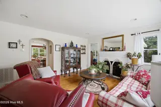 1301 N Poplar Street, Aberdeen, NC 28315 – photo 18: Living Room