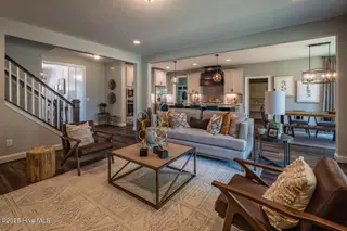374 Glade Drive, Aberdeen, NC 28315 – photo 6: 08_Family Room (Large)