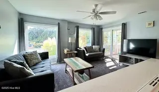 9201 Coast Guard Road E-101, Emerald Isle, NC 28594 – photo 21: spacious family room