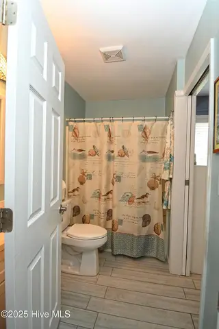 86 Cedar Tree Lane SW, Calabash, NC 28467 – photo 20: Guest Bath