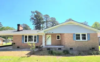 1018 Karen Drive, New Bern, NC 28562 – photo 1: Front of House