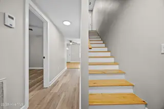 711 Ann Street, Wilmington, NC 28401 – photo 16: 23_stairs
