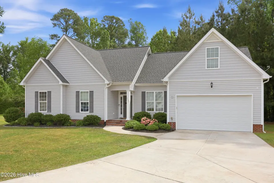 3100 Streamside Lane, Winterville, NC 28590 — 3-bedroom home in Brookstone, Winterville, NC, photo 1 of 50: IMG_0883