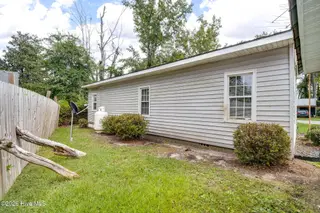 115 E Murphy Street, Wallace, NC 28466 — 1-bedroom home, Wallace, NC, photo 23 of 24: 115murphy24