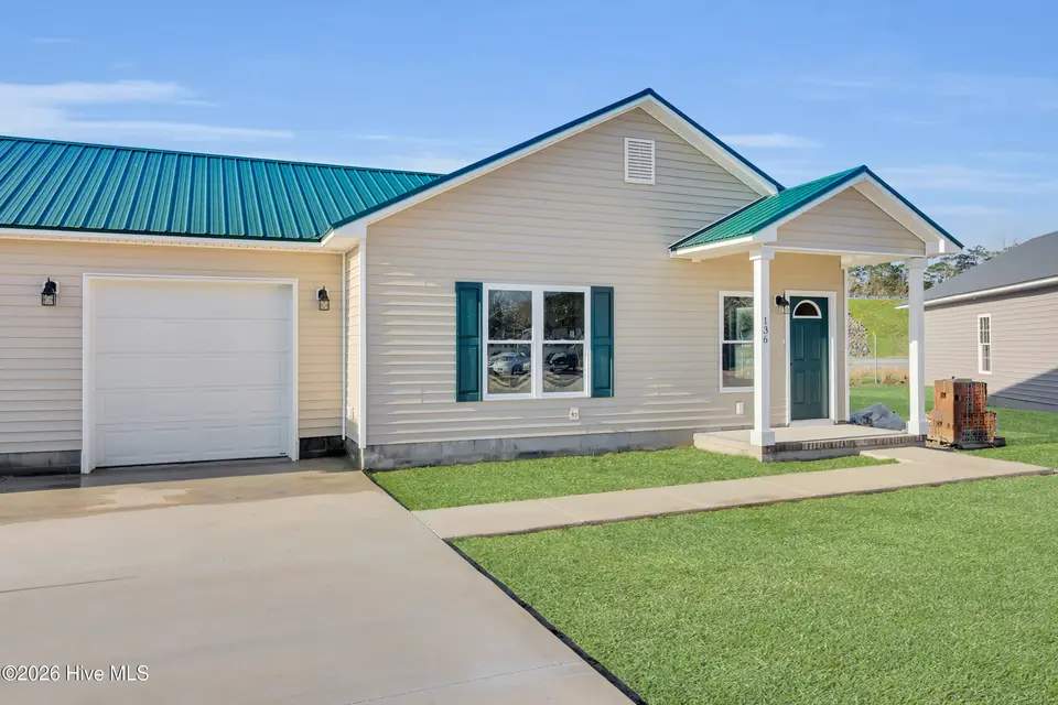 136 Macdonald Boulevard, Havelock, NC 28532 – photo 1 of 34: 8_4a