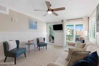 301 E Commerce Way Road 255 Sea Spray, Atlantic Beach, NC 28512 – photo 8: Living room