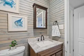 118 Lake Avenue 303, Morehead City, NC 28557 – photo 14: 39-web-or-mls-1S3A2386