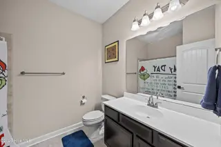 806 Tuscarora Trail, Jacksonville, NC 28546 – photo 17: 14_bathroom