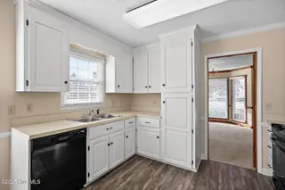 3325 Amber Drive, Wilmington, NC 28409 – photo 12: Amber3325-5ktshaneL33A9517-CR2