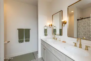 140 Surry Circle Drive S, Pinehurst, NC 28374 – photo 22: upper xbath1
