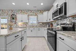 606 Turkey Trot Trail, Maysville, NC 28555 – photo 13: Kitchen