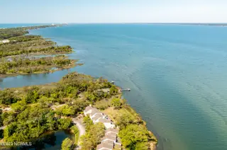 4 West Court, Pine Knoll Shores, NC 28512 – photo 8: McGinnis Point West Court