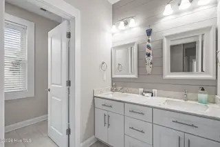 308 Oceanaire Lane, Surf City, NC 28445 – photo 16: 20-web-or-mls-DSC09612