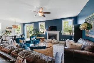 146 Ballantine Grove Lane, Newport, NC 28570 – photo 9: Living room