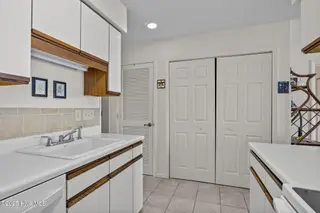 9100 Reed Drive 4305, Emerald Isle, NC 28594 – photo 17: Kitchen
