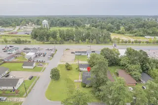 39 Sophia Drive, Jacksonville, NC 28540 — 3-bedroom home in Lakeview Park, Jacksonville, NC, photo 4 of 51: Air