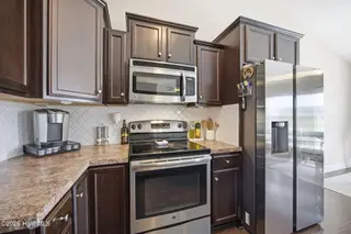 446 Meadowlark Drive, Winterville, NC 28590 – photo 13: kitchen 2