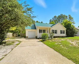 71 W South Shore Drive, Southport, NC 28461 — 3-bedroom home in Boiling Spring Lakes, Southport, NC, photo 1 of 47