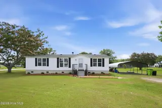 101 S Cherie Court, New Bern, NC 28562 – photo 2: 1-web-or-mls-DSC_3158_edit