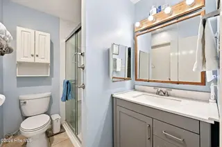 1210 Pelican Drive, New Bern, NC 28560 – photo 15: Primary bath