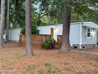 9230 Bonaparte Drive SW, Calabash, NC 28467 — 2-bedroom manufactured home in Bonaparte Retreat, Calabash, NC, photo 3 of 24