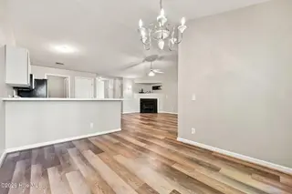 2209 Locksley Woods Drive G, Greenville, NC 27858 – photo 18: 33-web-or-mls-IMG_0053_replaced_camera